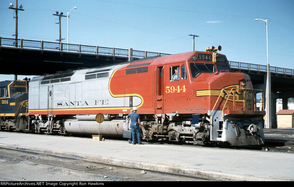 ATSF 5944 (REPOST)